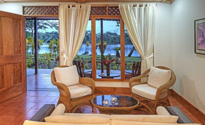 Tortuga Lodge & Gardens