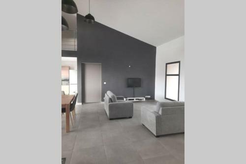 Villa R�cente Contemporaine Malana 4 Ch 130m2