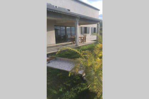 Villa R�cente Contemporaine Malana 4 Ch 130m2