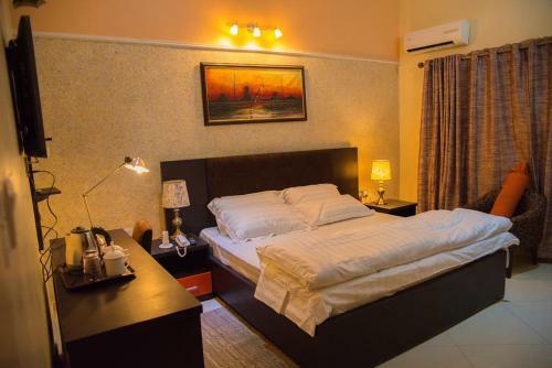 Towlab Hotel & Suites