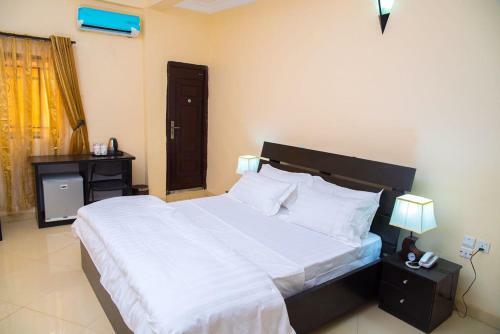 Towlab Hotel & Suites