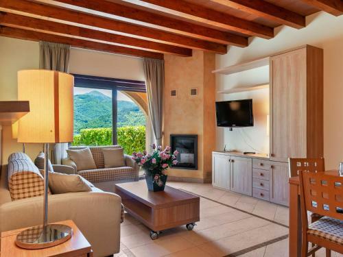 Gorgeous Holiday Home In Scanno With Garden