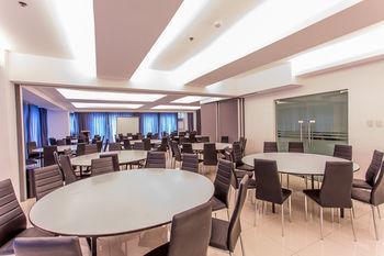 Y2 Residence Hotel