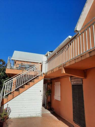 Bed & Breakfast G�te Les Cimes Caloupilon