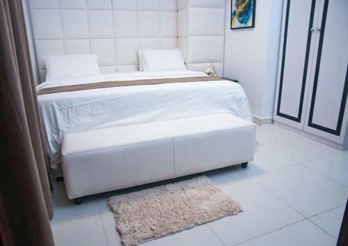 Dew Luxury Service Apartment