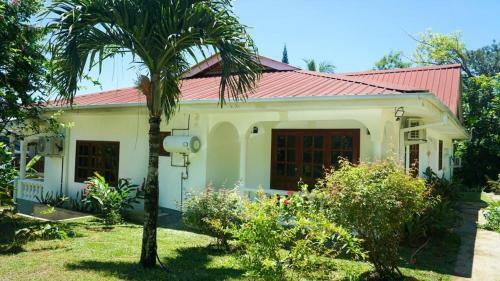 Hostal Ogumka, Self Catering , Beoliere, Mahe