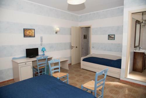 Hostal La Lanterna Di Bachi