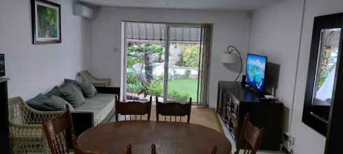 Lush Garden Villa House 2