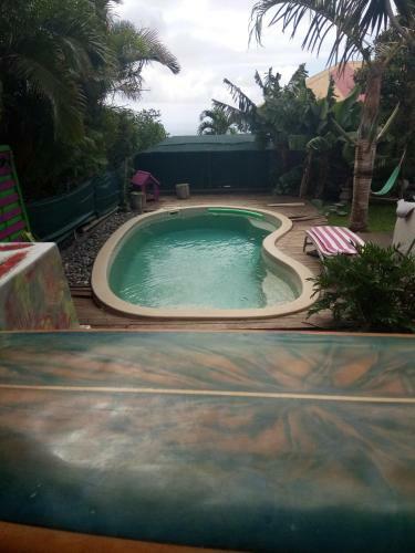 Bungalow Acc�s Piscine Jaccuzzi Chez Kat Et Rico