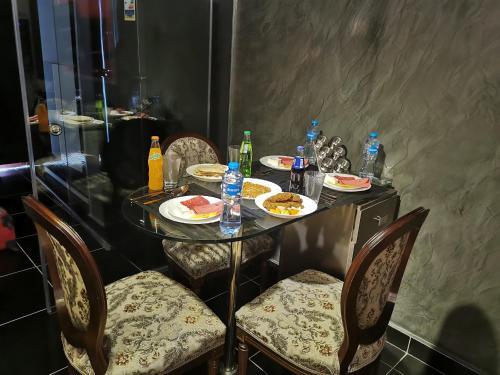 Chic Apartment 1