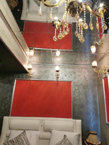 Chic Apartment 1