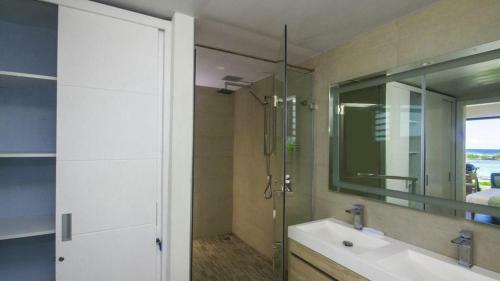 Ponton East Creek Apartment