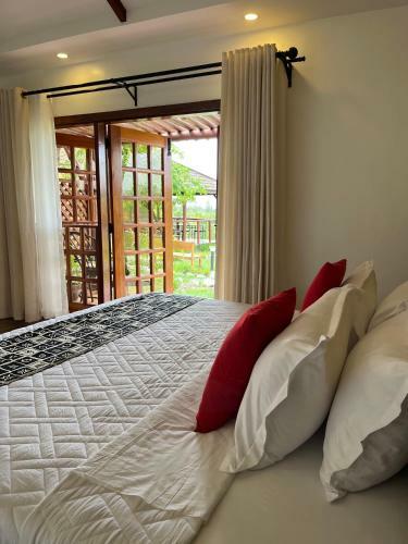 Hotel Jey's Jiko Kitchen And Resort