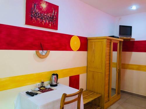 Hostal Petite Flower Guest House