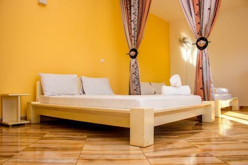 Hostal Cambria Hotel