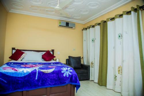Vihills Hotel