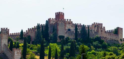 Hostal La Finestra Sul Castello