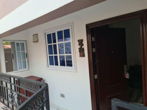 Beautiful 1bed Apartment In Adenta Wifi