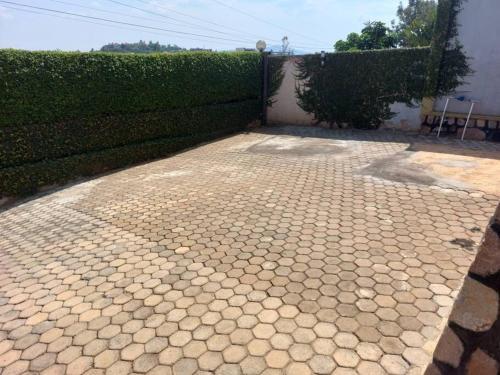 Apartamento Beautiful 4 Bedroom Home With Free Parking.