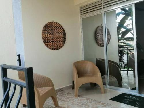 Apartamento Beautiful 4 Bedroom Home With Free Parking.