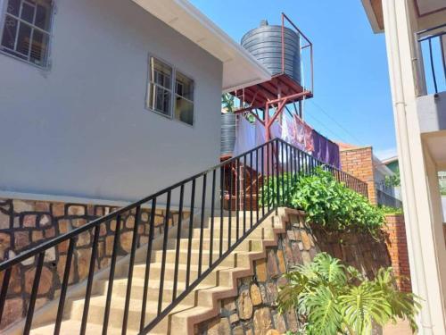Apartamento Beautiful 4 Bedroom Home With Free Parking.
