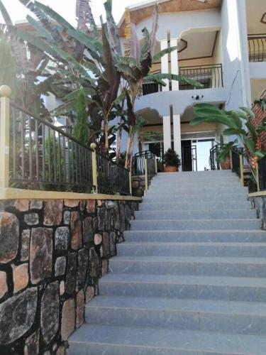 Apartamento Beautiful 4 Bedroom Home With Free Parking.