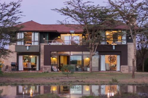 Villa Mtalii Bush Palace