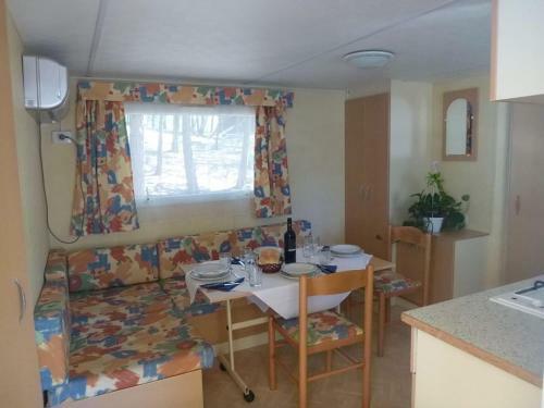 Beautiful Mobile Home In Sorso With Shared Pool