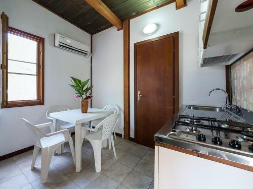 Amazing Mobile Home In Sorso Near The Beach