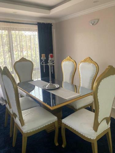 Zuri Apartments