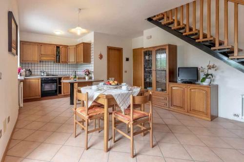 Apartamento Antico Borgo Maurina Spormaggiore Ospitar