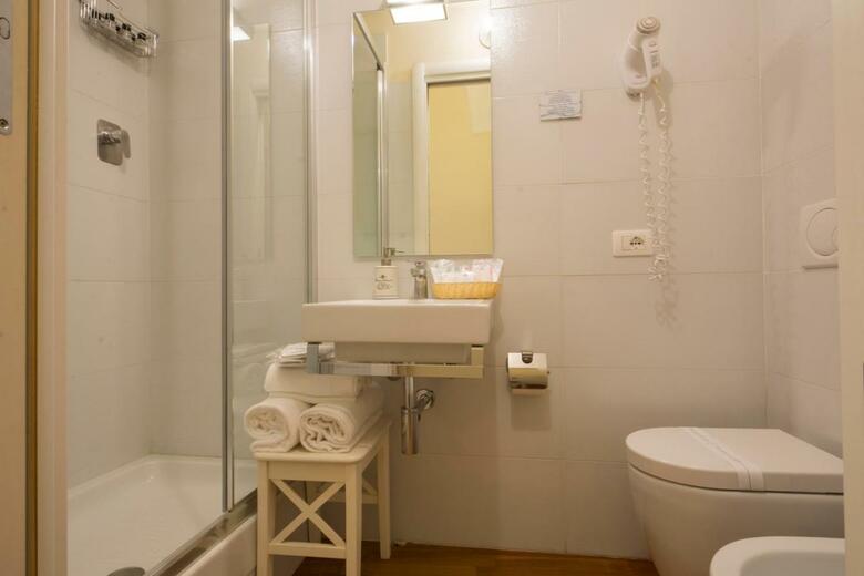 Hostal B&B Quattro Cantoni