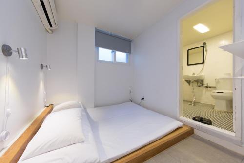 Hi 5 Hostel
