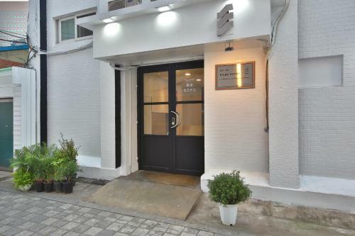 Hi 5 Hostel