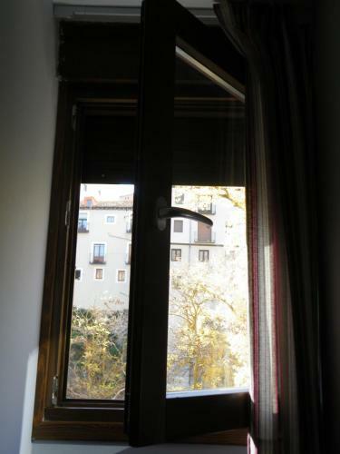 Bed & Breakfast Hostal La Ribera Del J�car