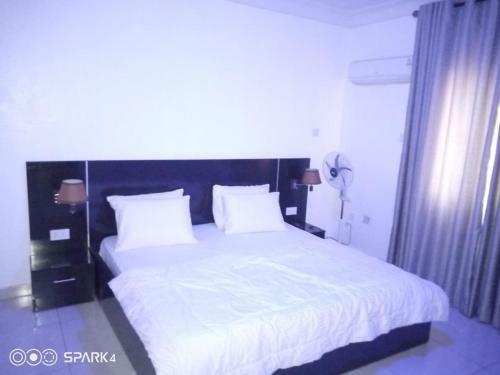 Apartamento Derin Court Onireke Gra