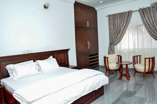 2-bedroom Bungalow In Serene Estate