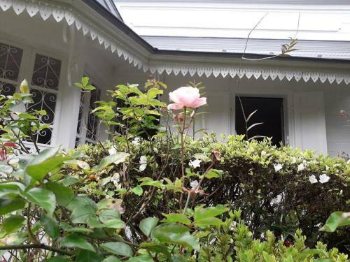 La Villa Blanche, Hell-bourg