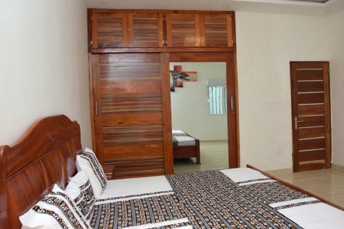 Magnifique Villa Climatis�e Avec Piscine � Warang