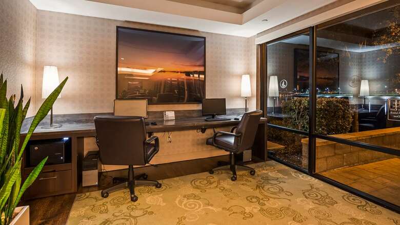 Best Western Plus Bayside Hotel