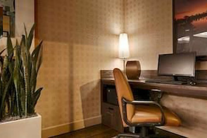 Best Western Plus Bayside Hotel