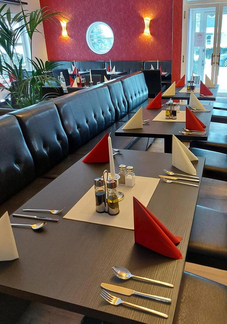 Hostal Check Inn Hotel