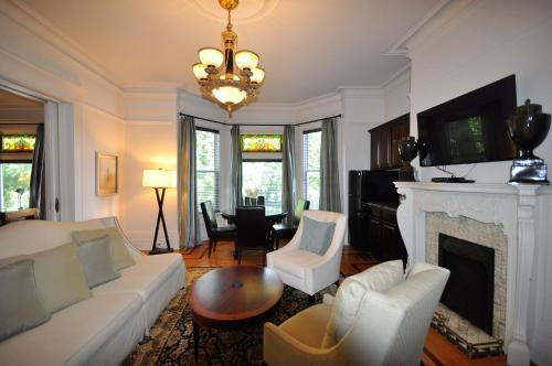 Hotel Bannerman Park Suites