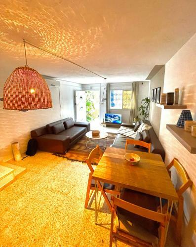 Cozy Duplex Near The Beach With Private Garden