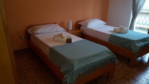 Bed & Breakfast Dreams Room