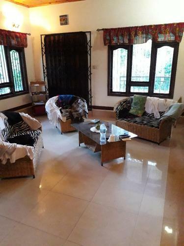 In-africa Stay (One Luxury And Comfortable Bedroom)