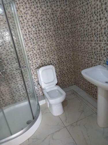 Villa Belle Et Spacieuse � Saly Joseph