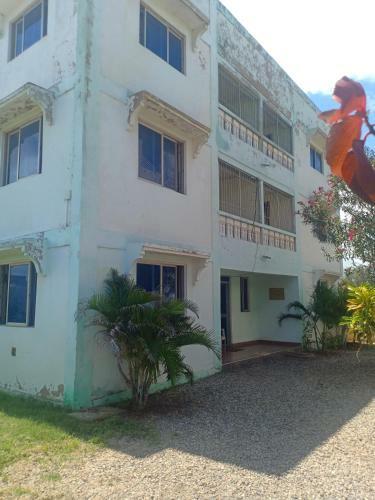 Maweni Sea Breeze Hotel & Apartments