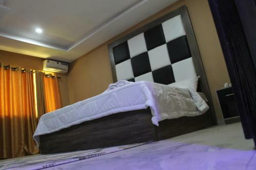 Keqs Hotel