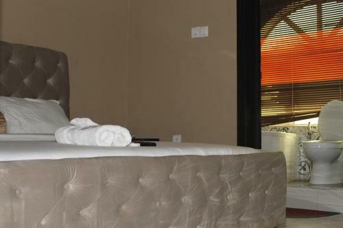 Keqs Hotel